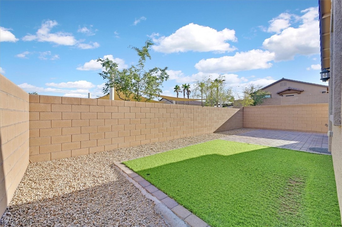 1005 Edel Hest Avenue Property Photo 22