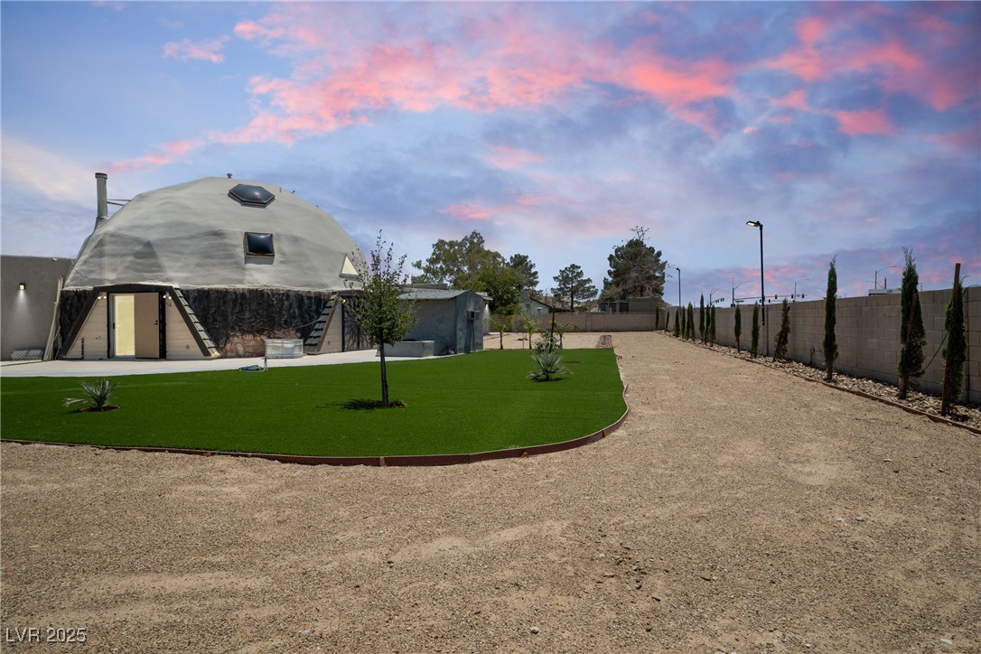 7215 Ullom Drive Property Photo 2