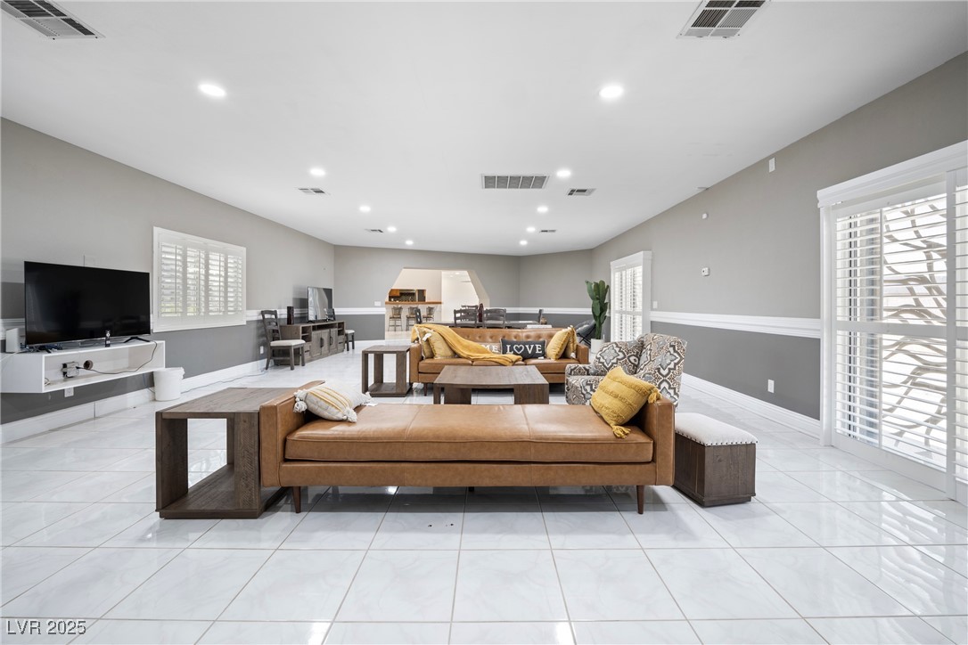 7215 Ullom Drive Property Photo 5