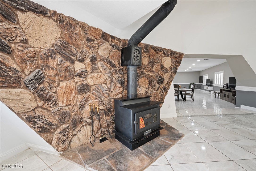 7215 Ullom Drive Property Photo 6