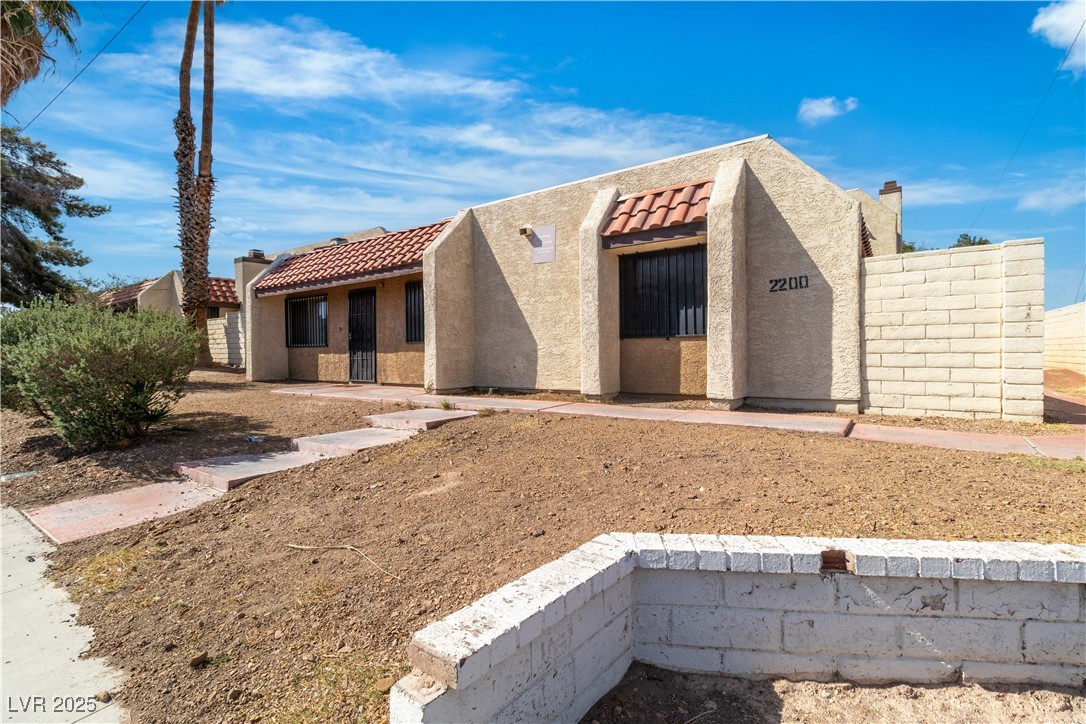 2200 Venus Avenue C Property Photo 1