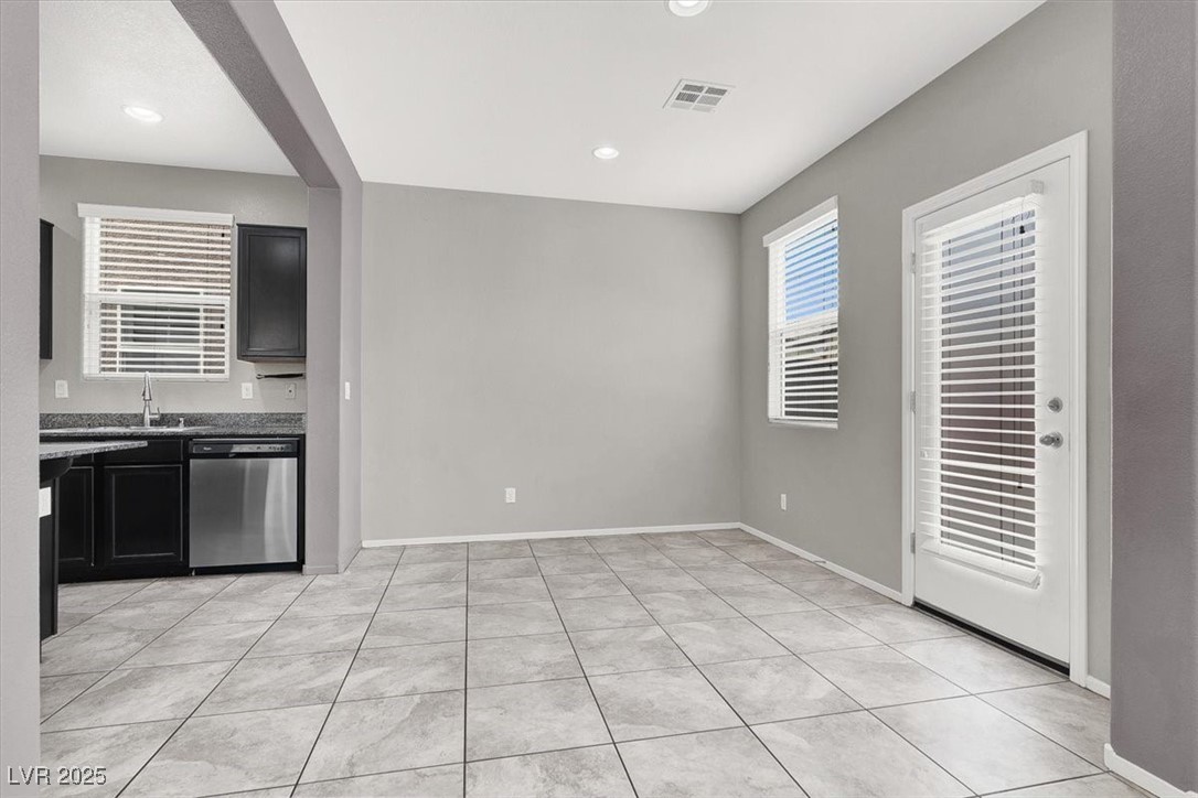 7398 Cobbhan Drive Property Photo 6