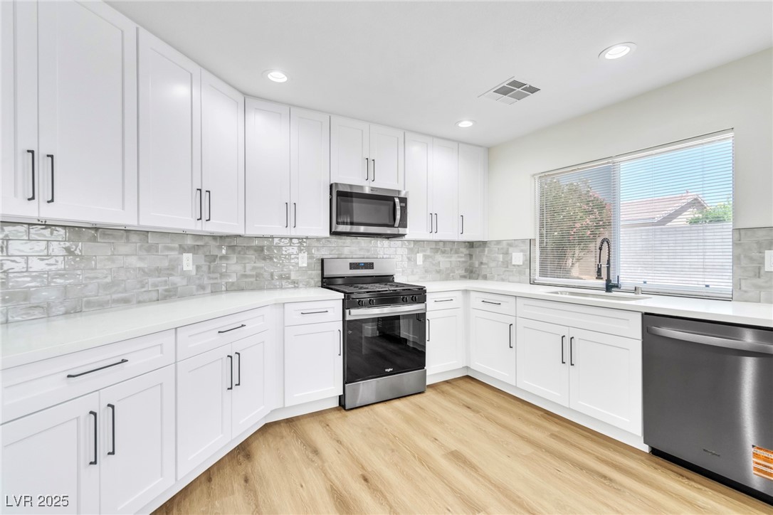 2112 Hollow Oak Avenue Property Photo 1