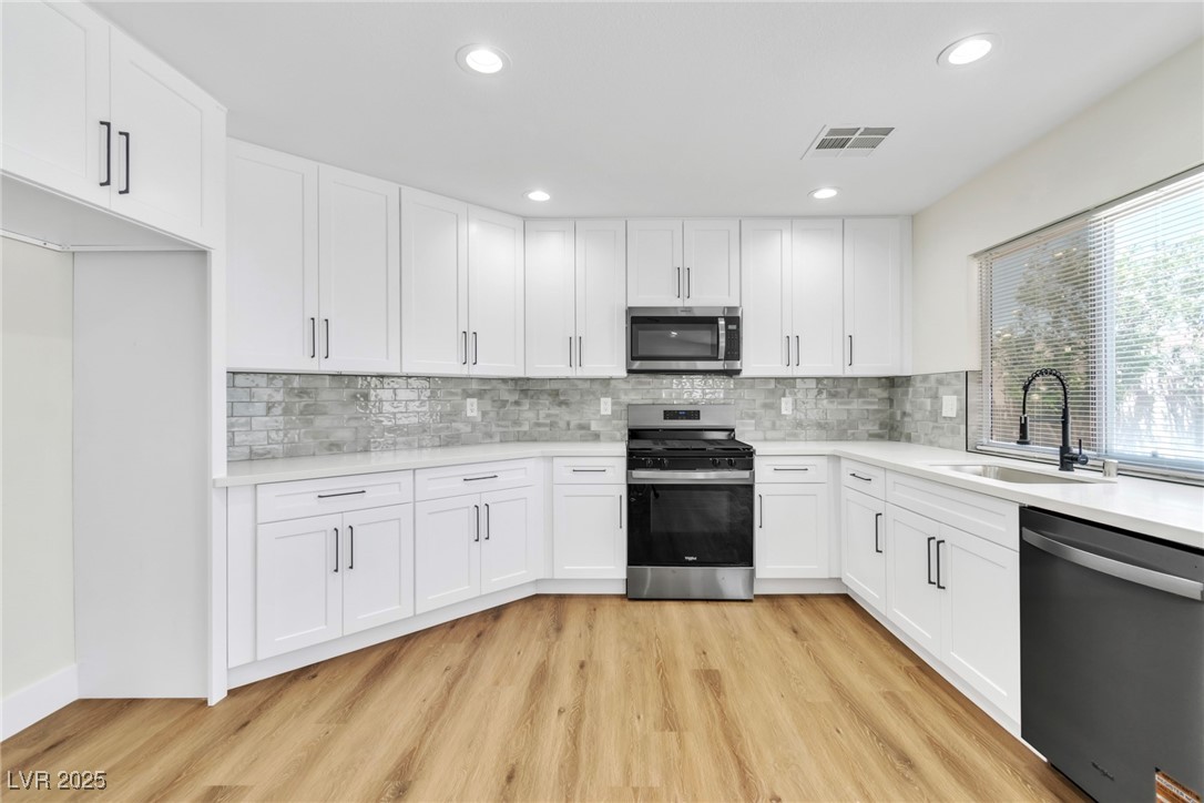 2112 Hollow Oak Avenue Property Photo 3