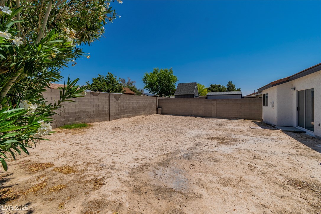 2112 Hollow Oak Avenue Property Photo 37