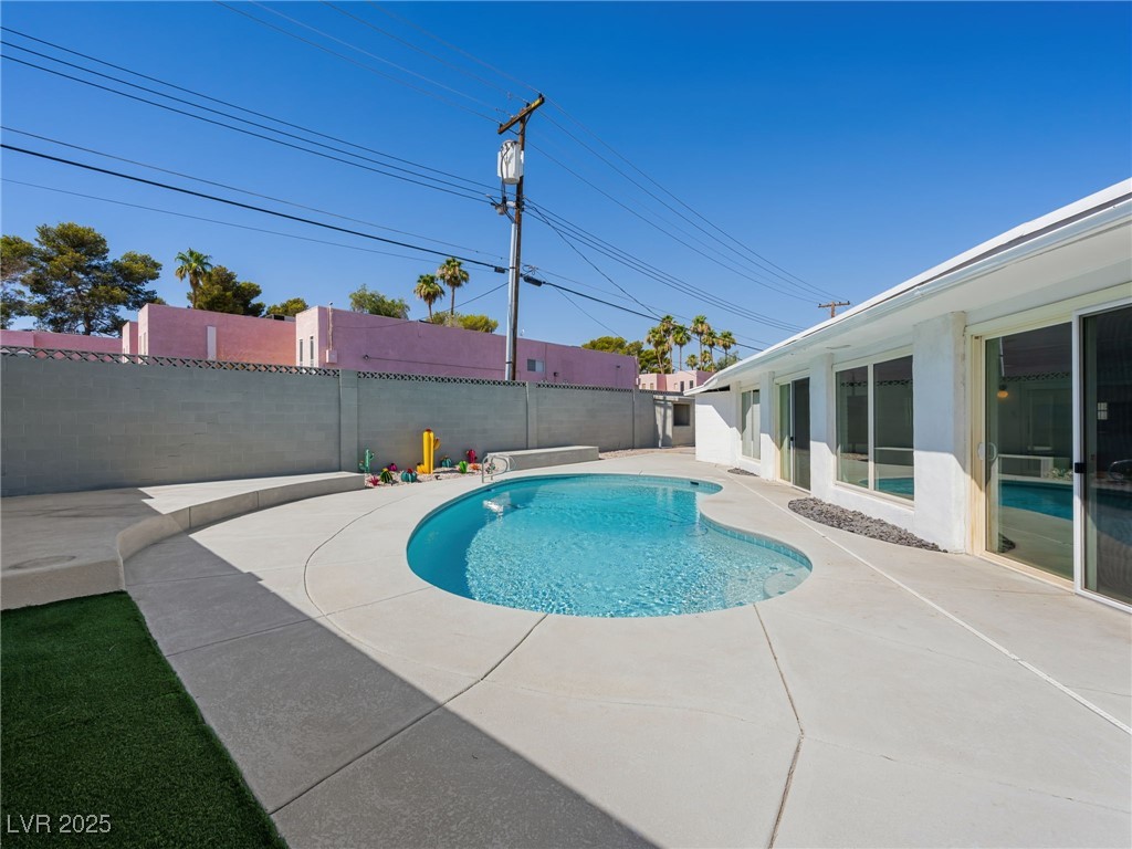 2245 Sombrero Drive Property Photo 2