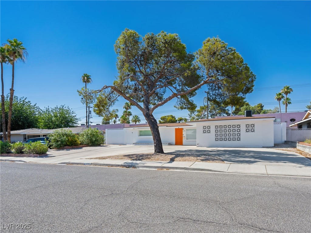 2245 Sombrero Drive Property Photo 6