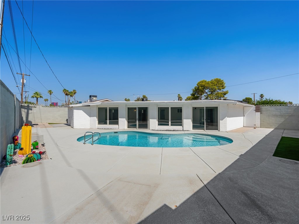 2245 Sombrero Drive Property Photo 32