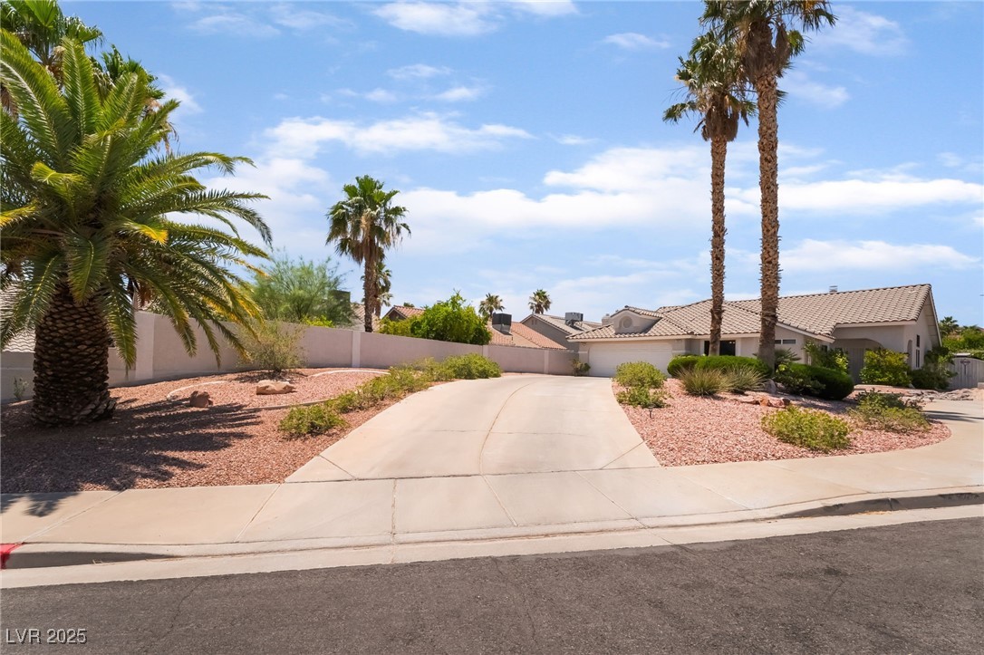 105 Crossfoot Terrace Court Property Photo 4