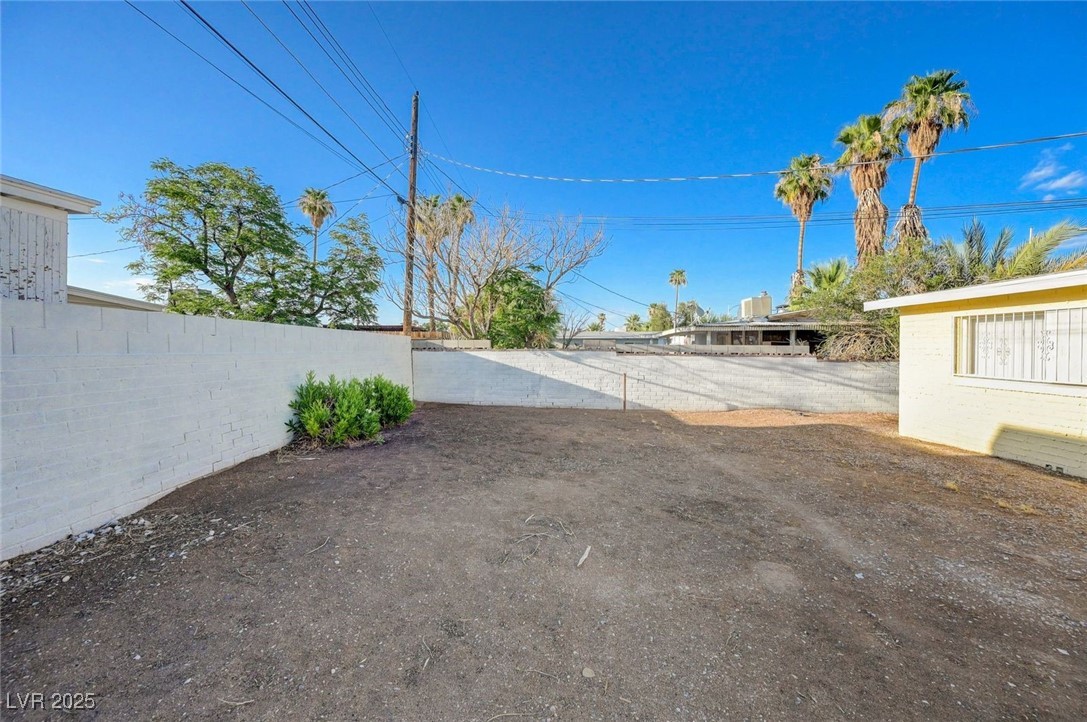 2400 Santa Paula Drive Property Photo 10