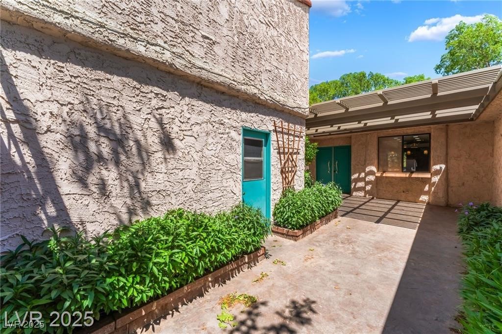2486 Sabado Street Property Photo 6