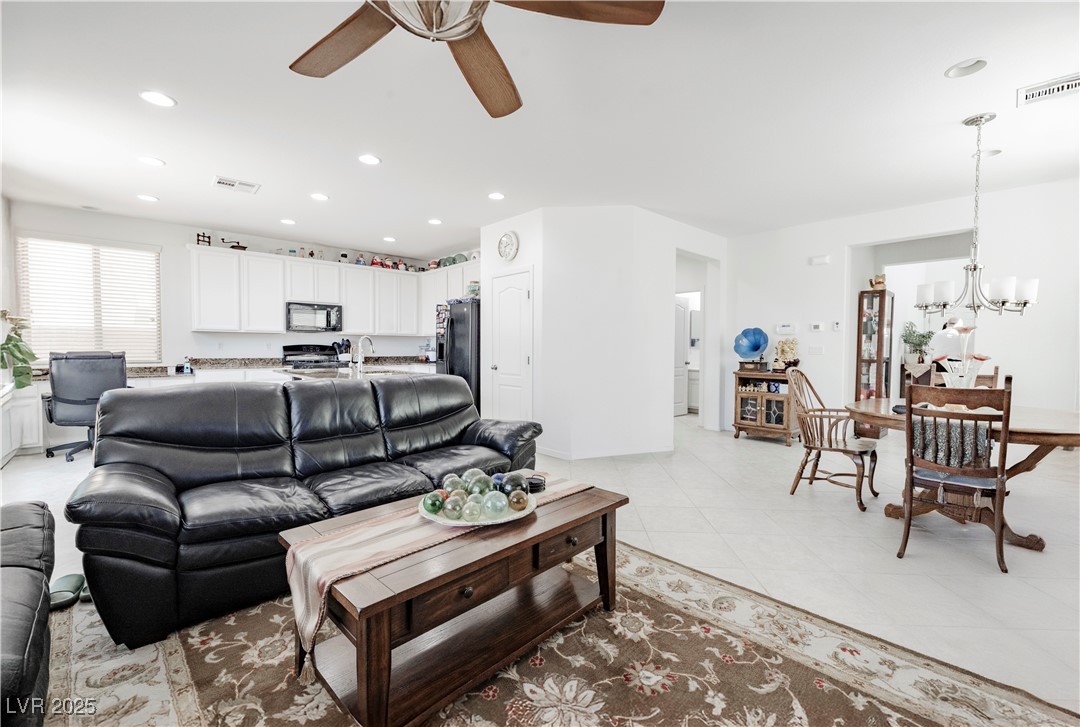 7722 Sagamore Bay Court Property Photo 3