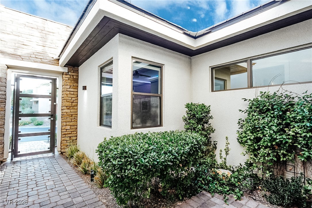 50 Grey Feather Drive Property Photo 4