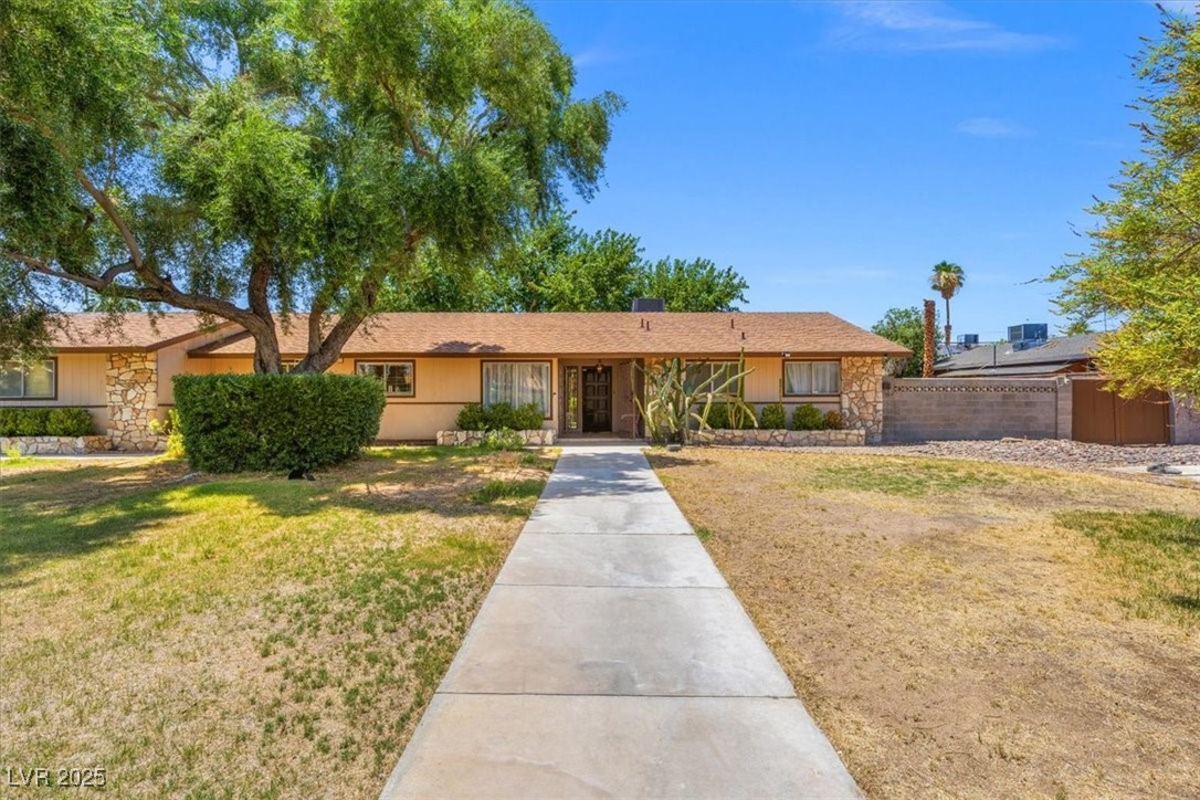 1911 Valley Drive Property Photo