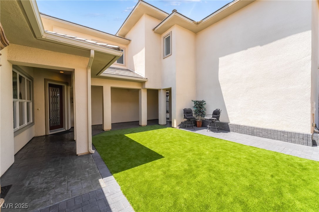 8824 Killians Greens Drive Property Photo 6
