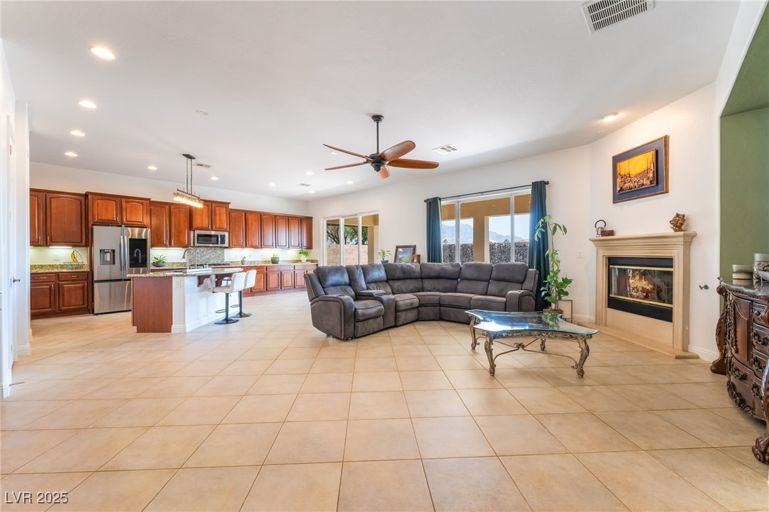 8824 Killians Greens Drive Property Photo 12
