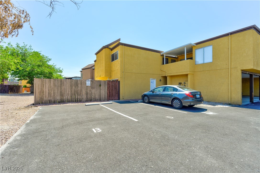 1480 Hialeah Drive B Property Photo 10