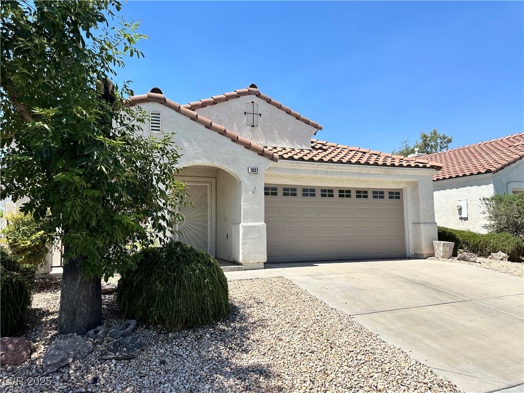 1837 Vista Pointe Avenue Property Photo 2