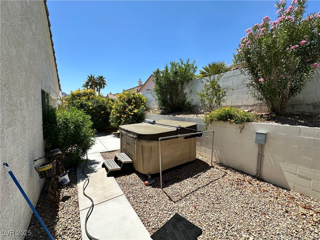 1837 Vista Pointe Avenue Property Photo 3