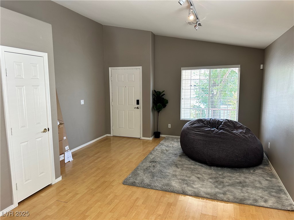 1837 Vista Pointe Avenue Property Photo 5