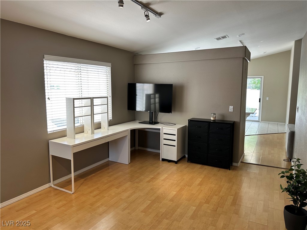 1837 Vista Pointe Avenue Property Photo 6