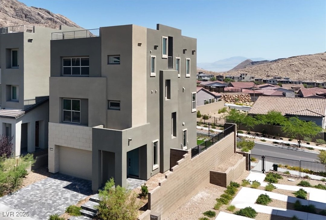 11658 Midnight Melody Avenue Property Photo 1