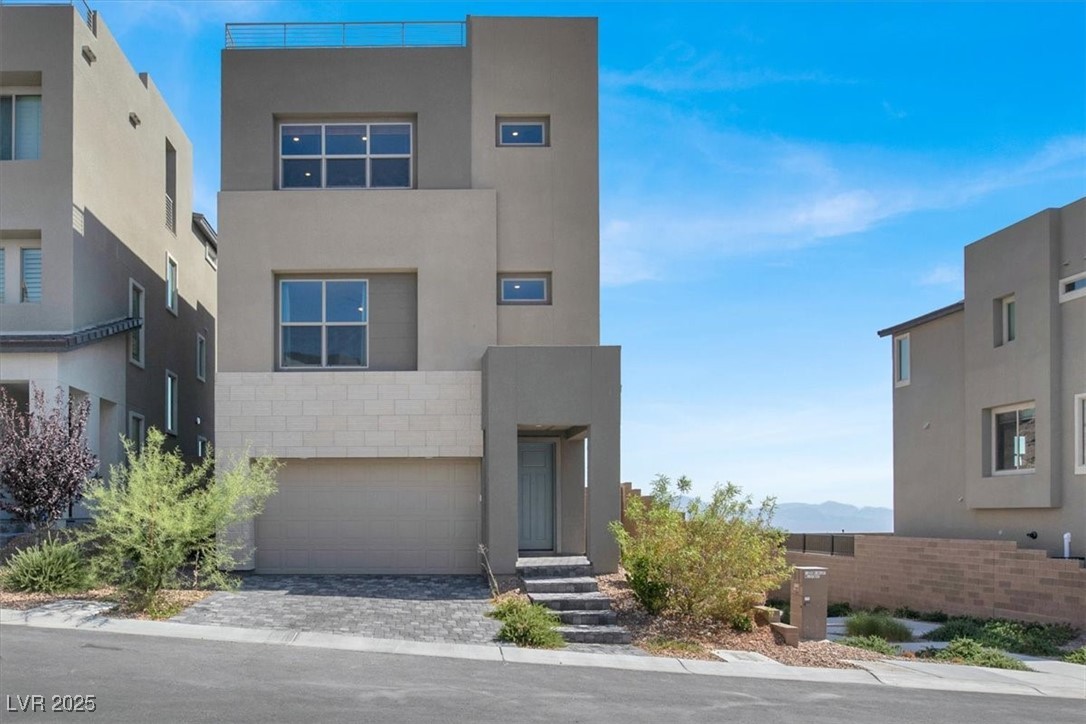11658 Midnight Melody Avenue Property Photo 2