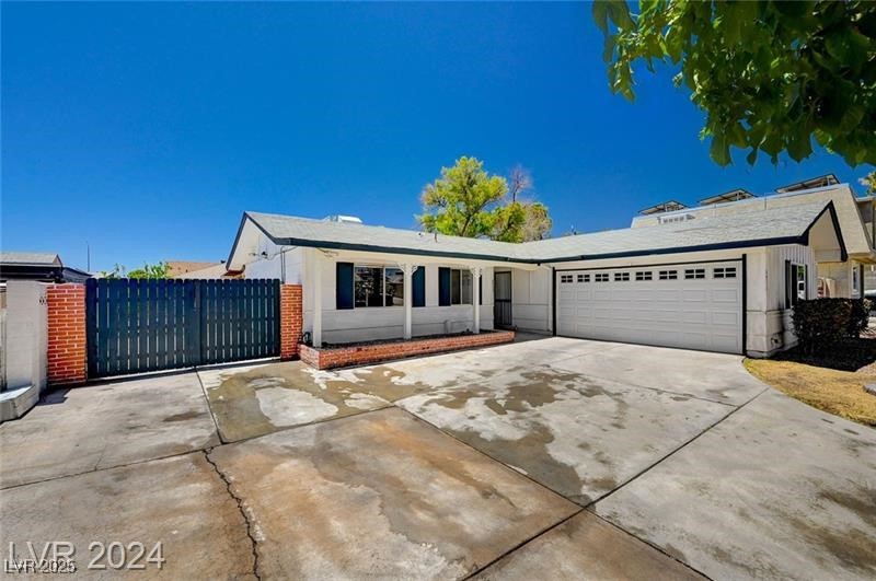 6933 Singing Dunes Lane Property Photo 1