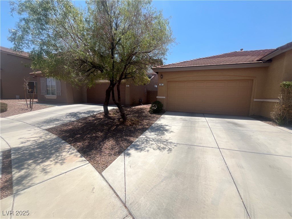 547 Pinetop Lake Street Property Photo 4