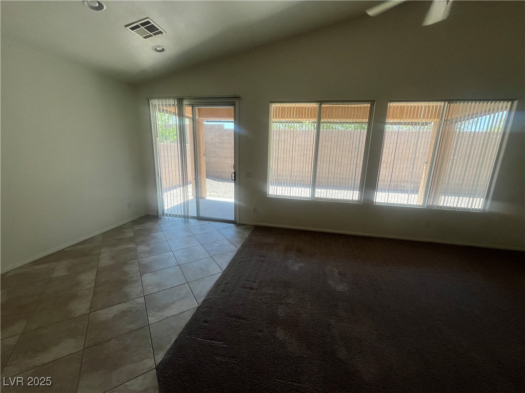 547 Pinetop Lake Street Property Photo 19