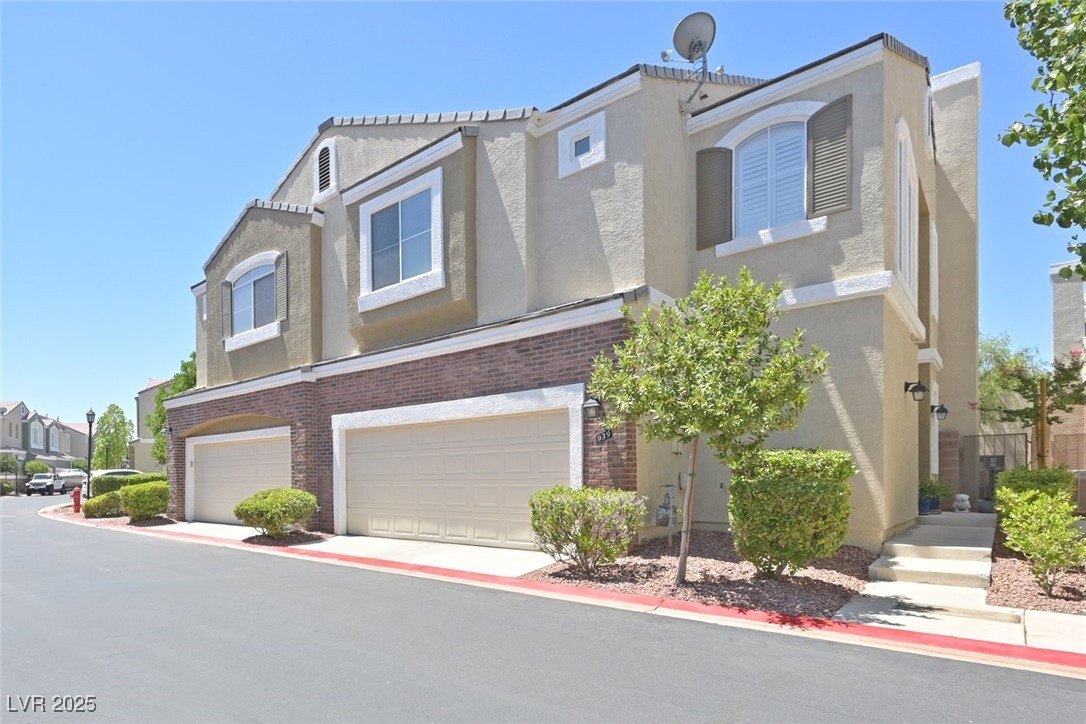 939 Paisley Street Property Photo 1