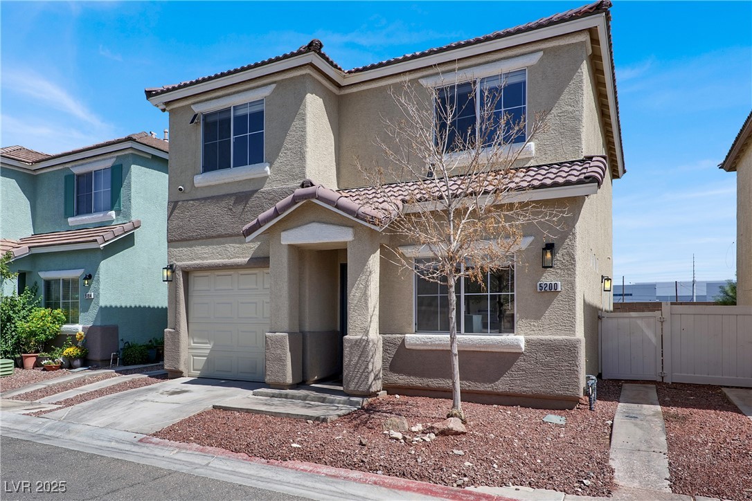 5200 Paradise Skies Avenue Property Photo 2