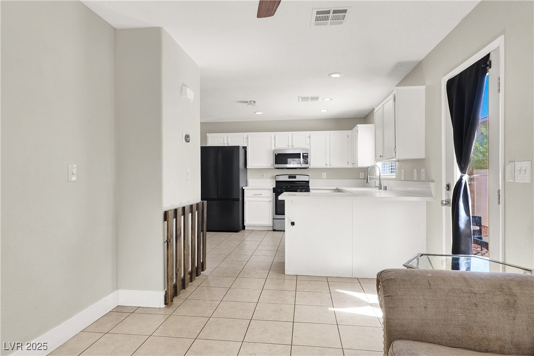 5200 Paradise Skies Avenue Property Photo 4
