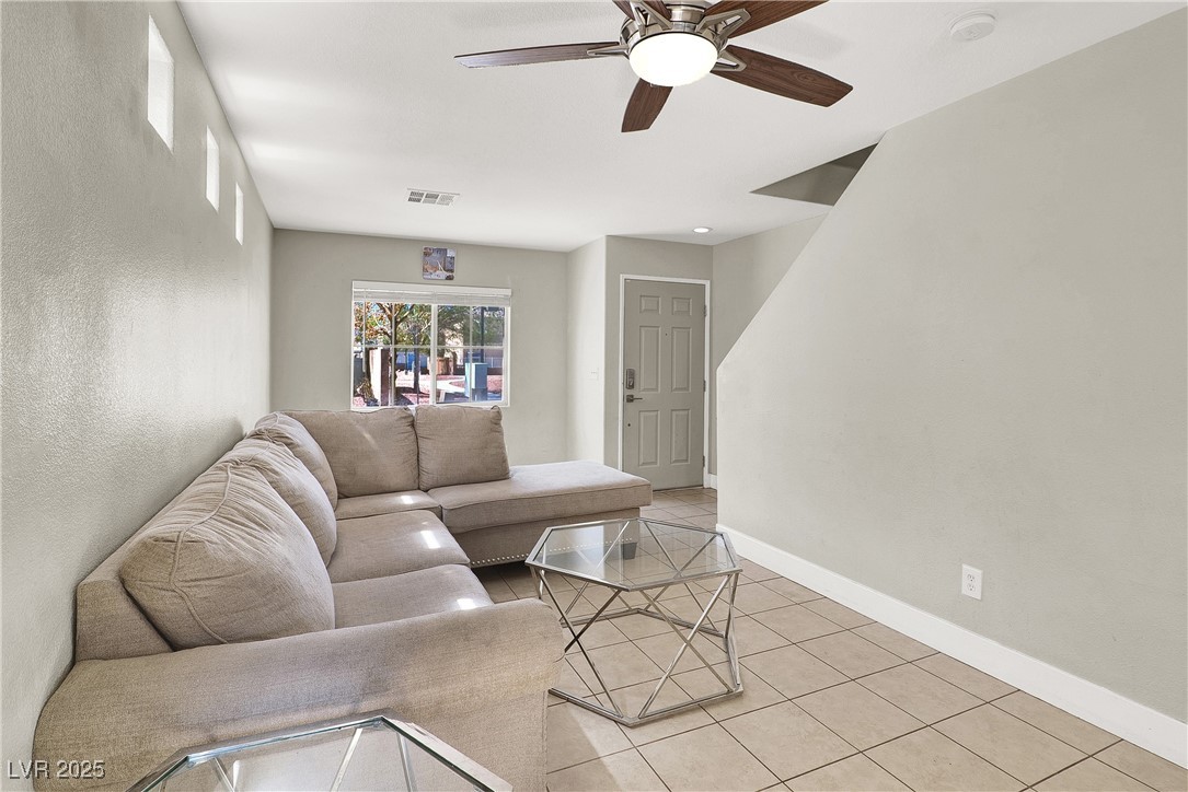 5200 Paradise Skies Avenue Property Photo 9
