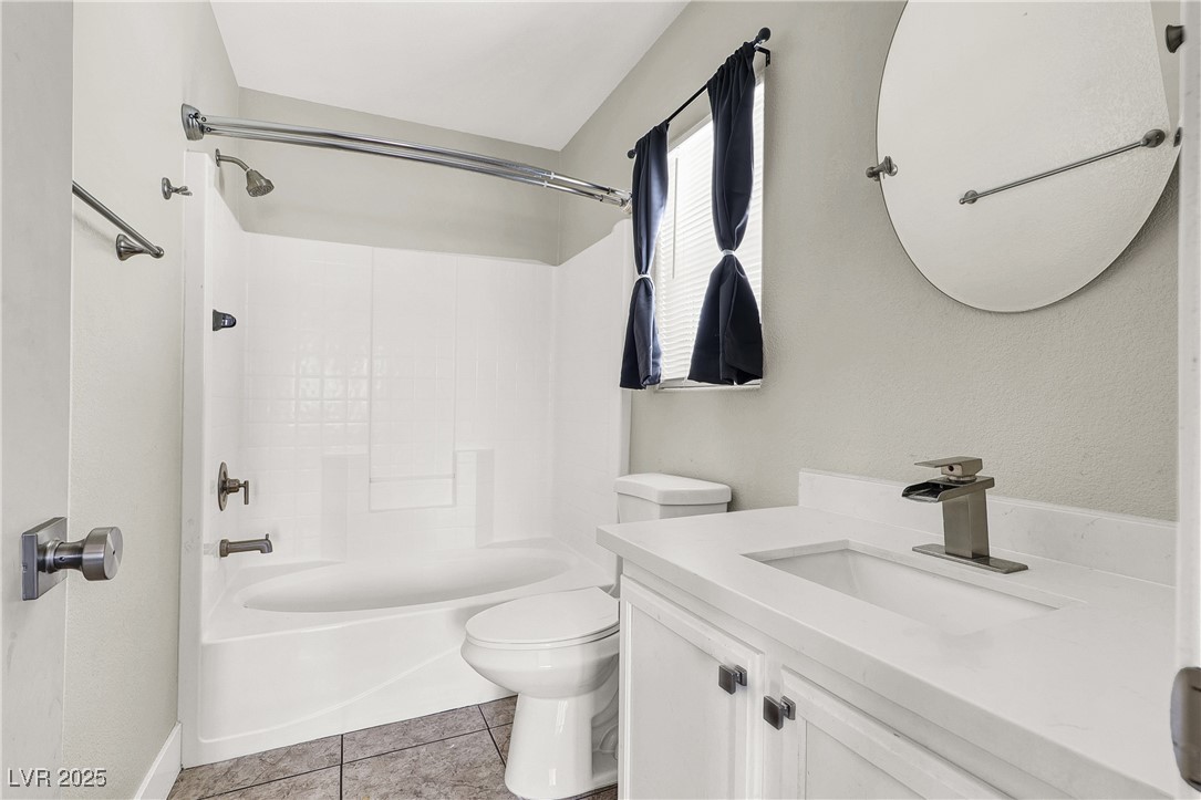 5200 Paradise Skies Avenue Property Photo 13