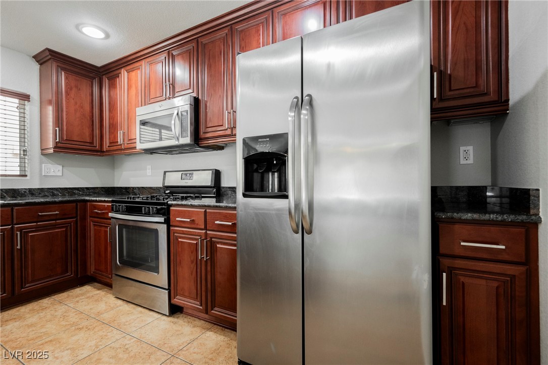 454 Brompton Street Property Photo 5