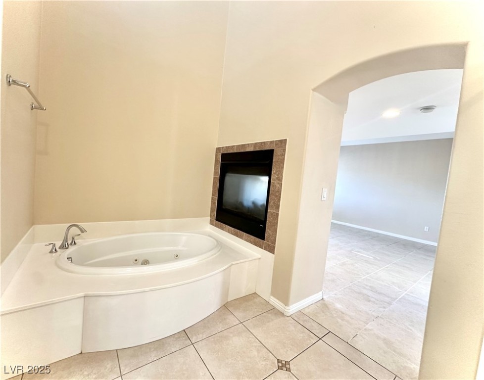 9136 Worsley Park Place Property Photo 15