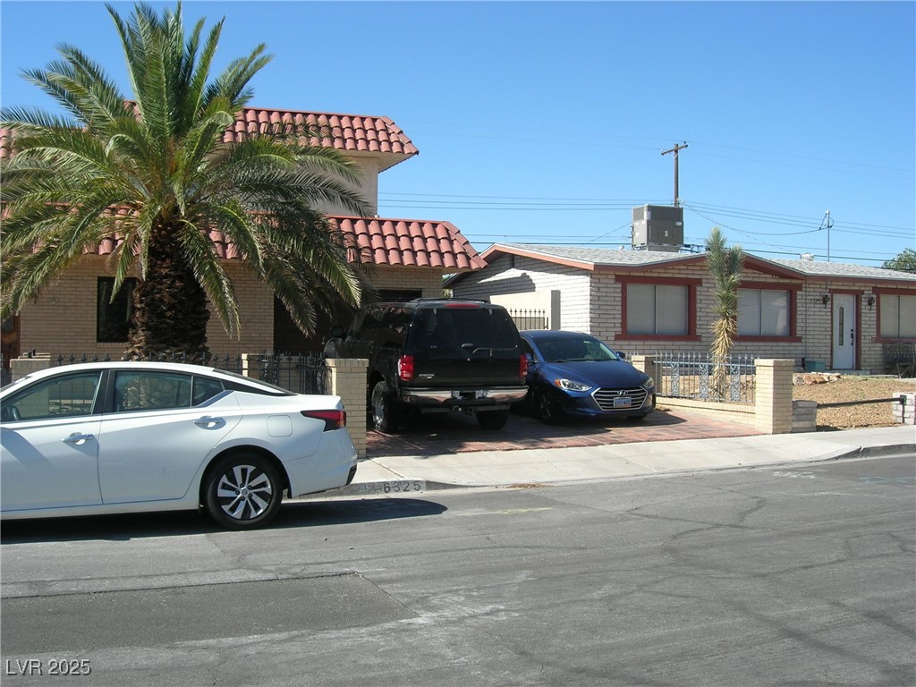 6325 Burgundy Way Property Photo 2