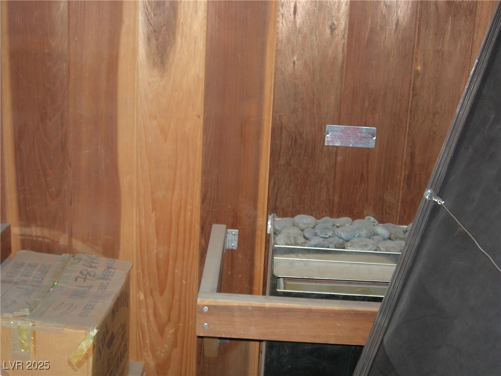 6325 Burgundy Way Property Photo 9