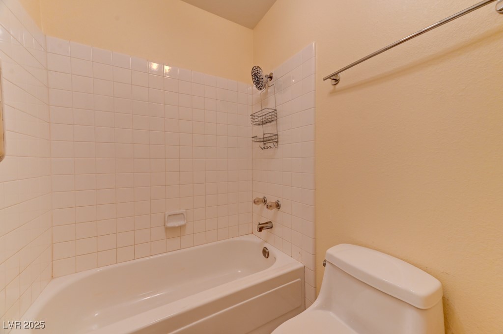 2352 Pickwick Drive 85 Property Photo 25