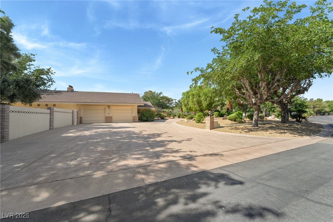 7154 Ranchito Circle Property Photo 3