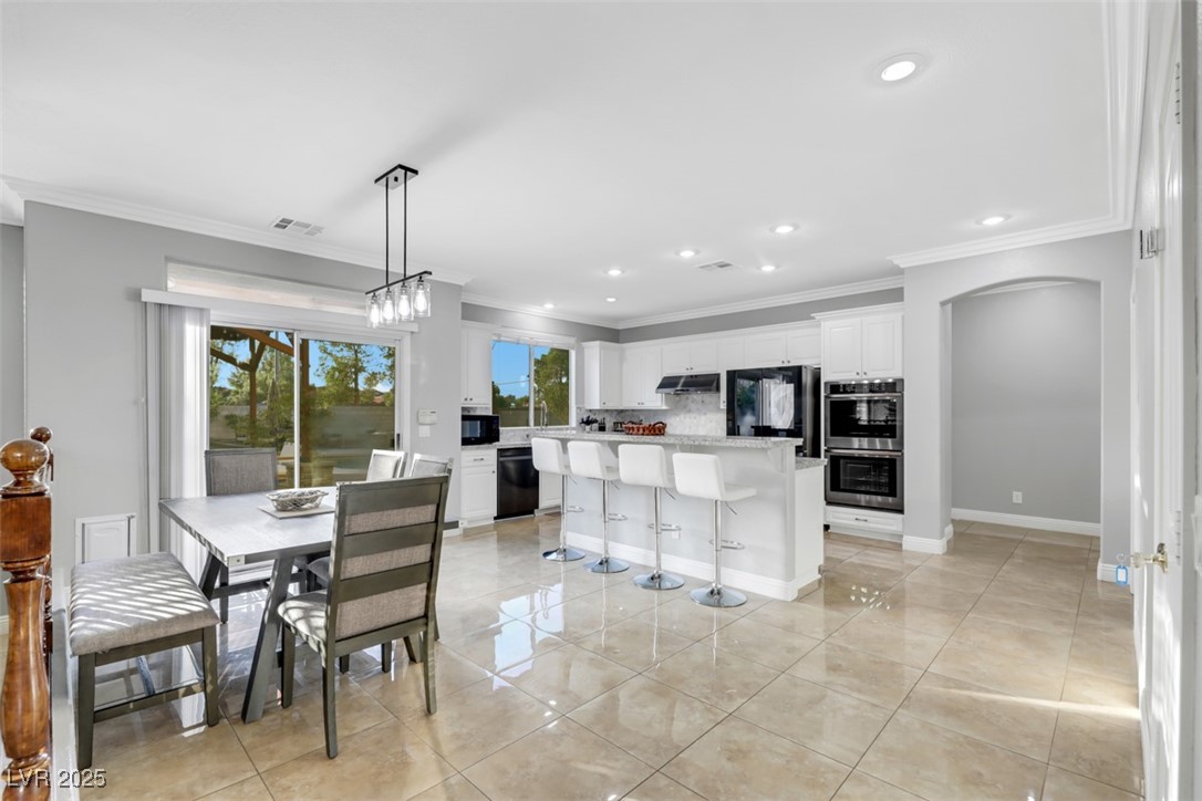9495 Vieno Canyon Street Property Photo 14