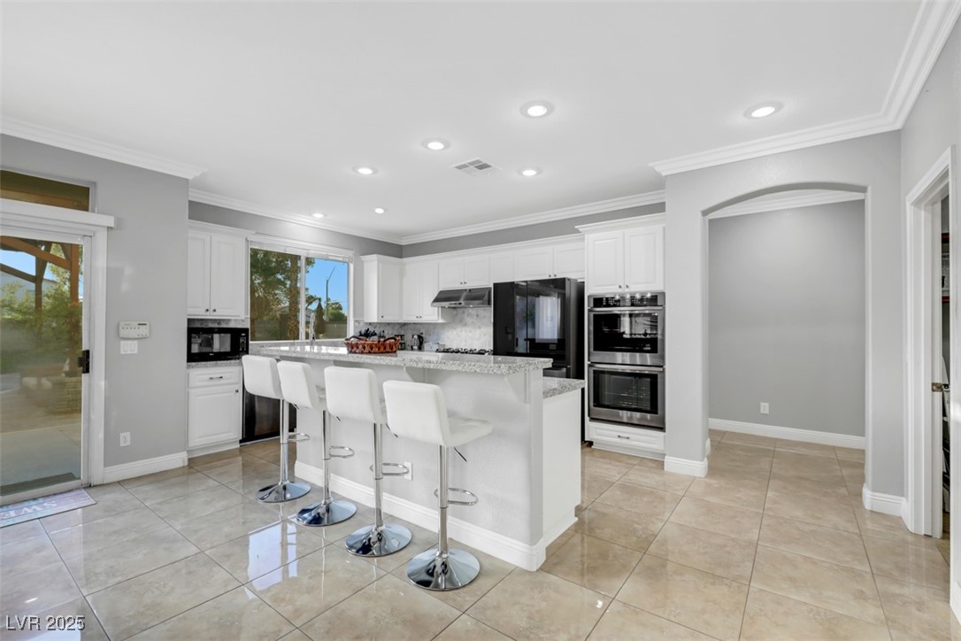 9495 Vieno Canyon Street Property Photo 16