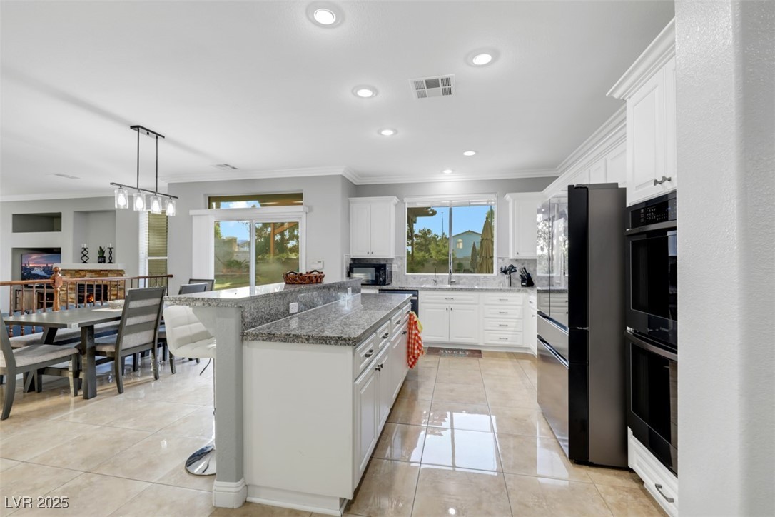 9495 Vieno Canyon Street Property Photo 18