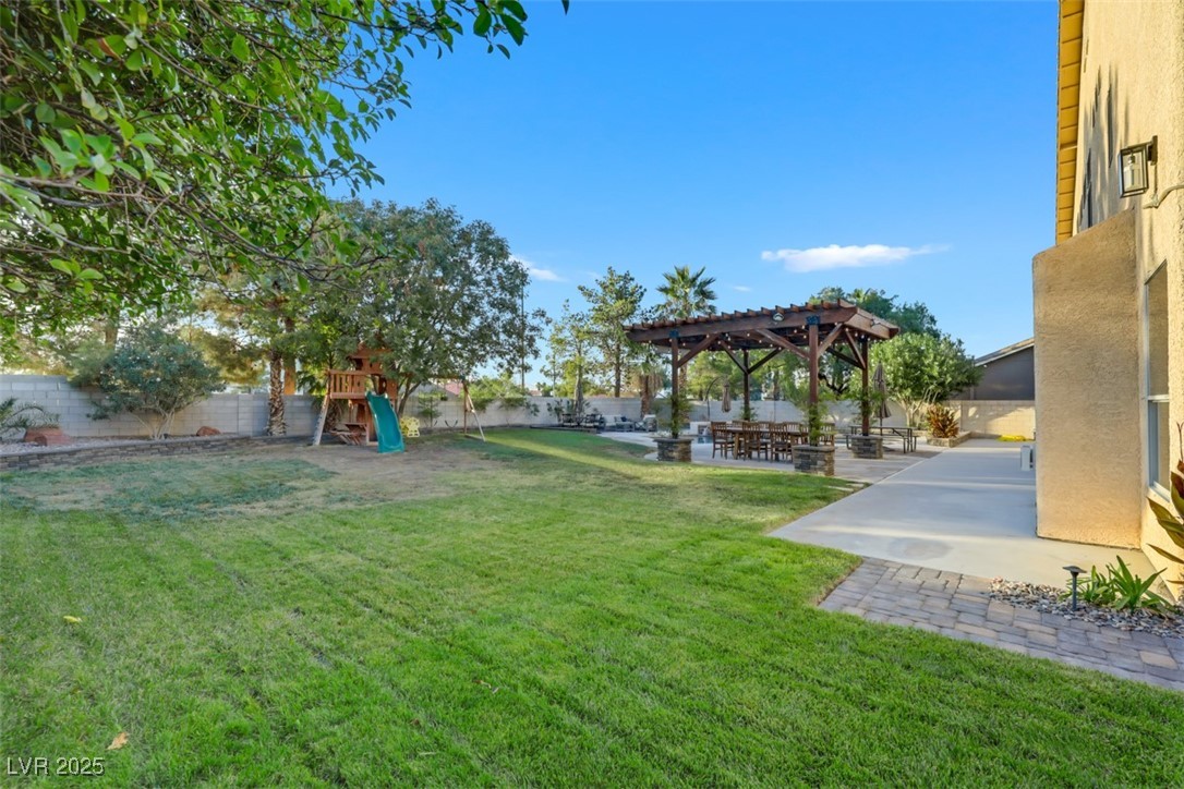 9495 Vieno Canyon Street Property Photo 51