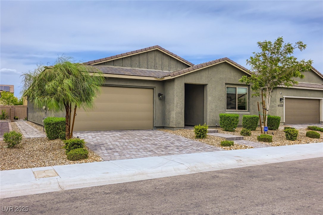 6519 Summershade Street Property Photo 2