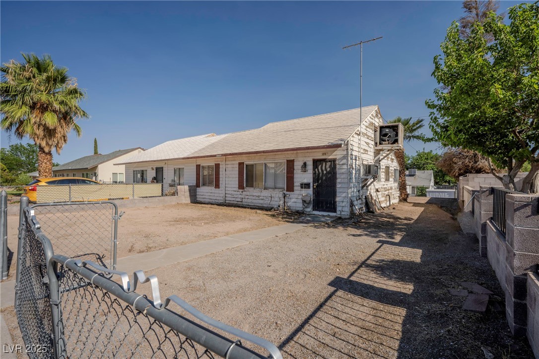 1213 New Mexico Street Property Photo 1