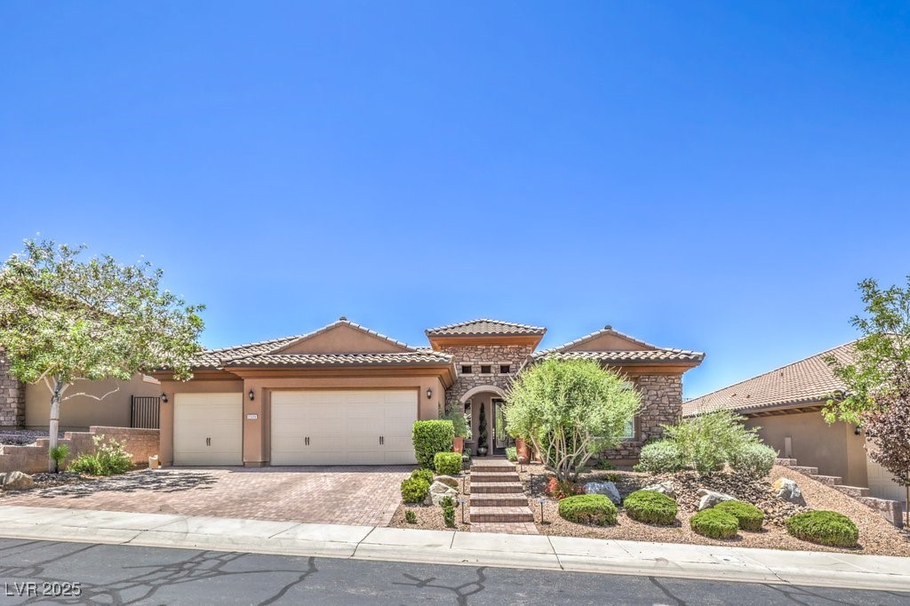 2509 Chateau Napoleon Drive Property Photo 1