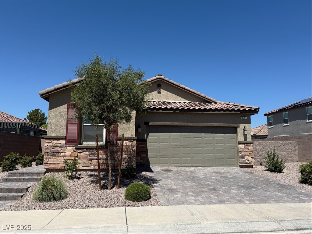 8765 Crestwood Hills Street Property Photo 1