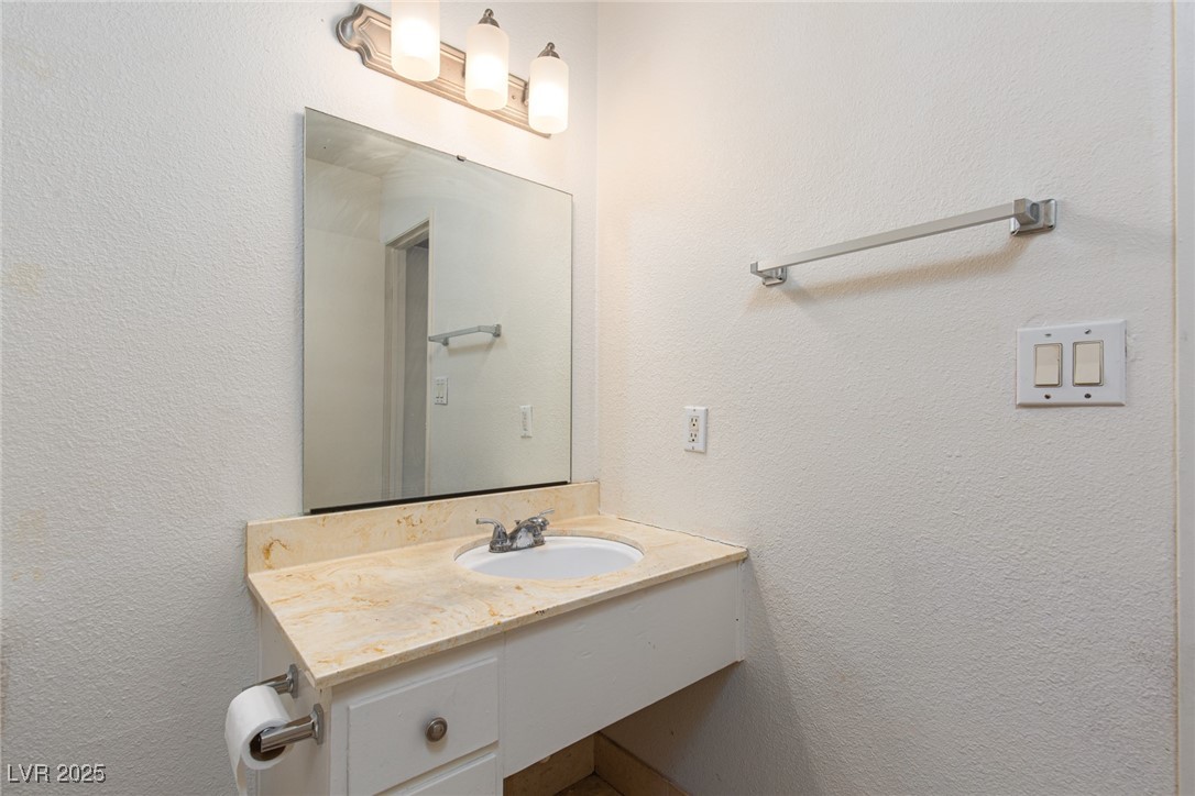 922 Westminster Avenue Property Photo 23